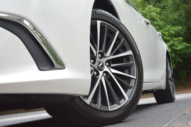 Lexus ES ES 300h FWD 2025