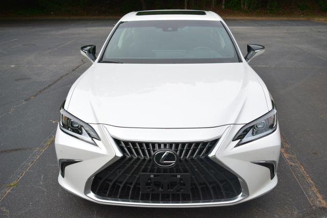 Lexus ES ES 300h FWD 2025