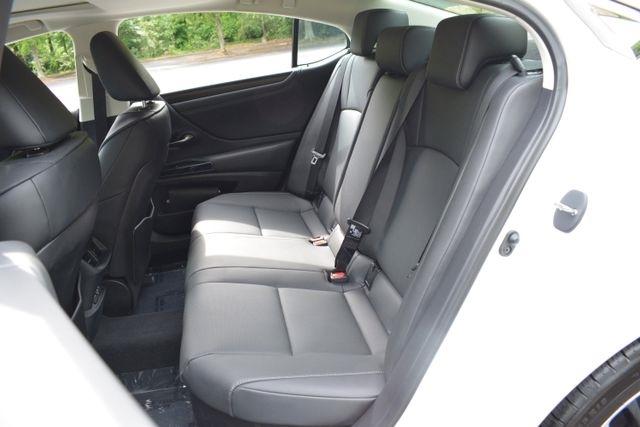 Lexus ES ES 300h FWD 2025