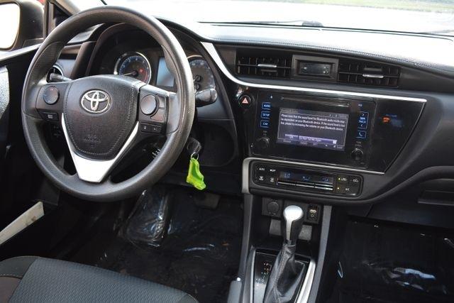 Toyota Corolla XLE CVT (Natl) 2019
