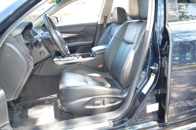 Infiniti Q70L 3.7 RWD 2017