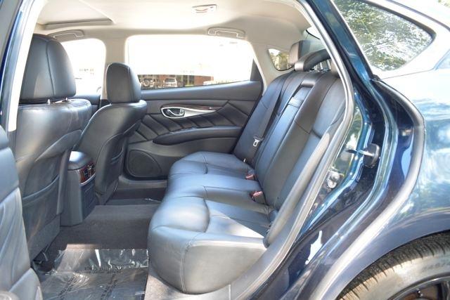 Infiniti Q70L 3.7 RWD 2017