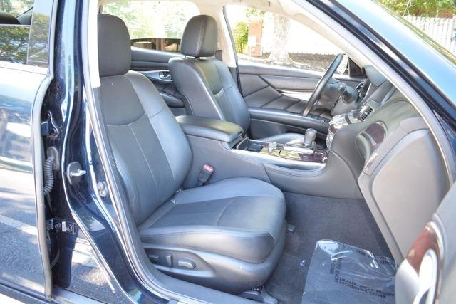 Infiniti Q70L 3.7 RWD 2017