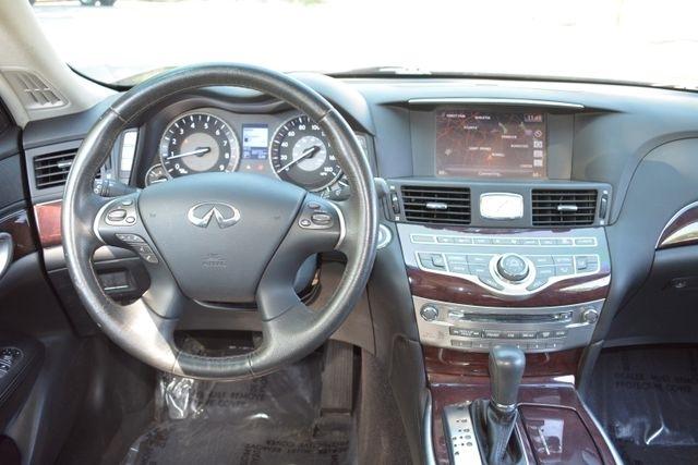 Infiniti Q70L 3.7 RWD 2017