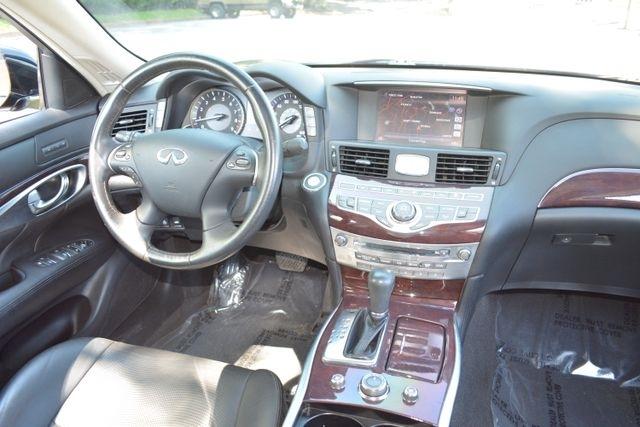 Infiniti Q70L 3.7 RWD 2017