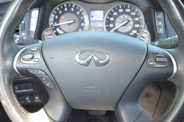 Infiniti Q70L 3.7 RWD 2017