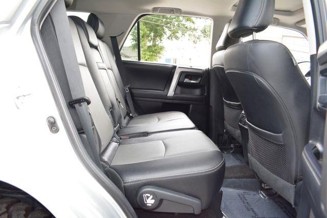 Toyota 4Runner SR5 Premium 4WD (Natl) 2023