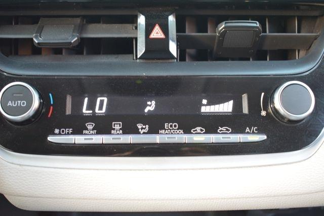 Toyota Corolla LE CVT (Natl) 2024