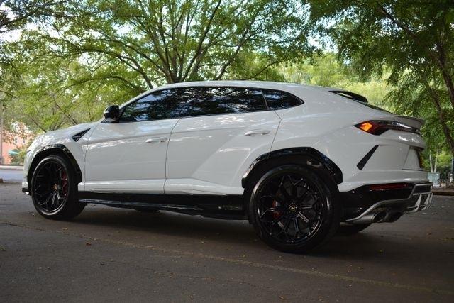 Lamborghini Urus AWD 2020