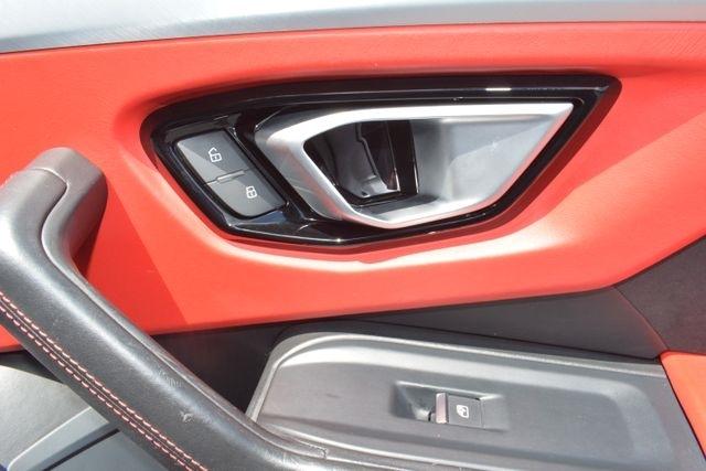 Lamborghini Urus AWD 2020