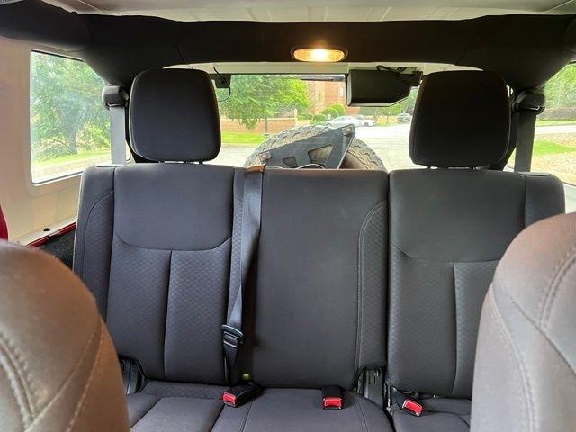 Jeep Wrangler Unlimited 4WD 4dr Sport 2015