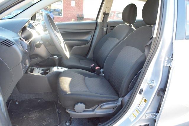 Mitsubishi Mirage ES CVT 2024