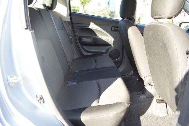 Mitsubishi Mirage ES CVT 2024