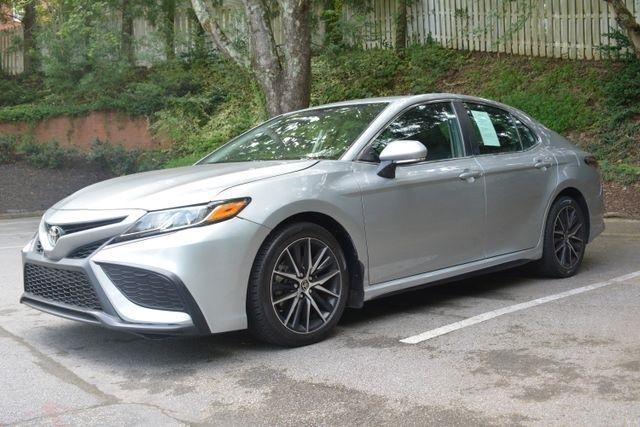 Toyota Camry Hybrid SE Nightshade CVT (Natl) 2023