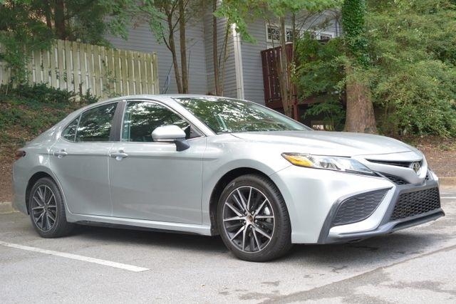 Toyota Camry Hybrid SE Nightshade CVT (Natl) 2023