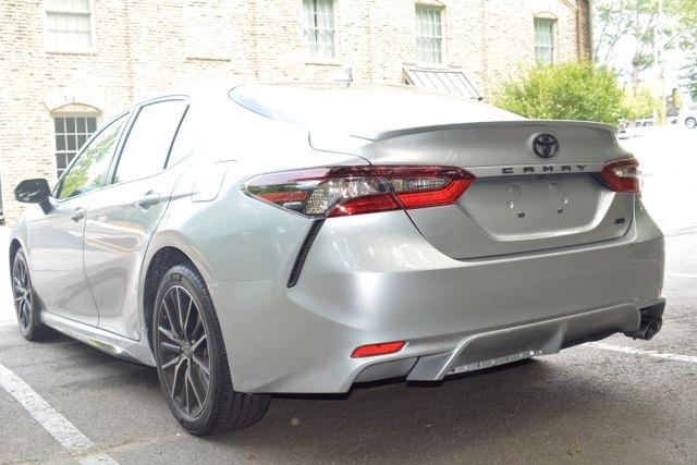Toyota Camry Hybrid SE Nightshade CVT (Natl) 2023