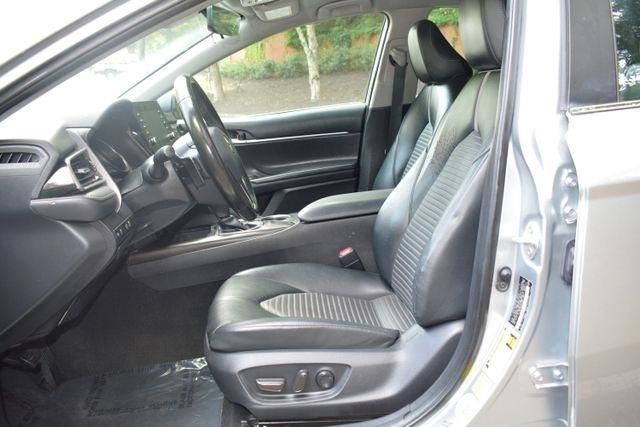 Toyota Camry Hybrid SE Nightshade CVT (Natl) 2023