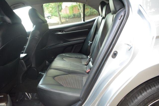 Toyota Camry Hybrid SE Nightshade CVT (Natl) 2023