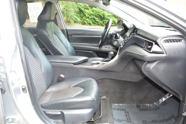 Toyota Camry Hybrid SE Nightshade CVT (Natl) 2023