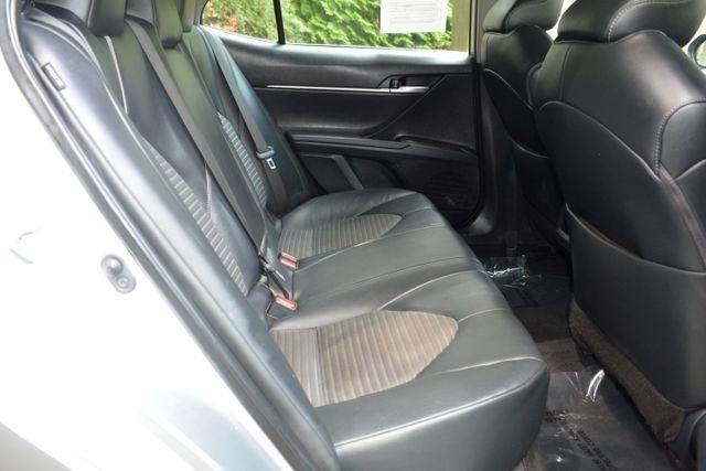 Toyota Camry Hybrid SE Nightshade CVT (Natl) 2023