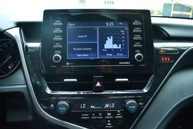 Toyota Camry Hybrid SE Nightshade CVT (Natl) 2023
