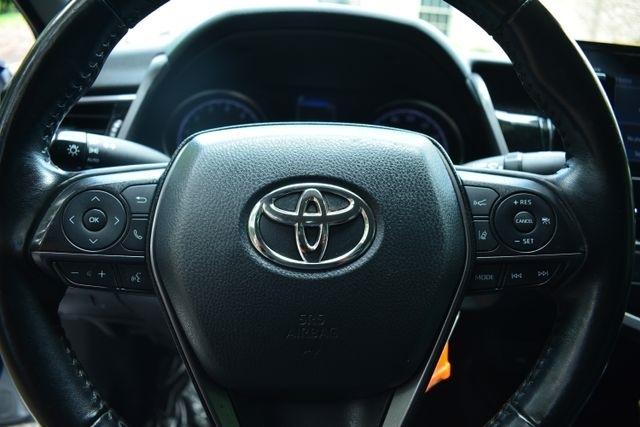 Toyota Camry Hybrid SE Nightshade CVT (Natl) 2023