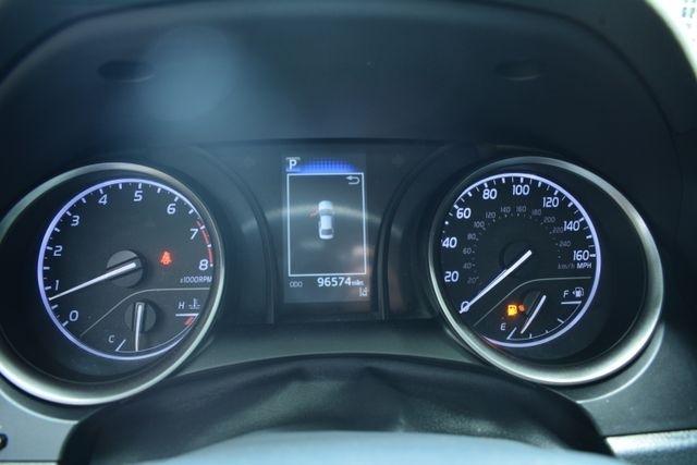 Toyota Camry Hybrid SE Nightshade CVT (Natl) 2023