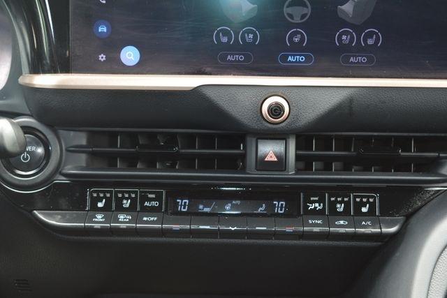 Toyota Crown Limited AWD (Natl) 2023