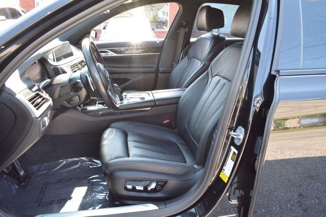 BMW 7 Series 740i Sedan 2022