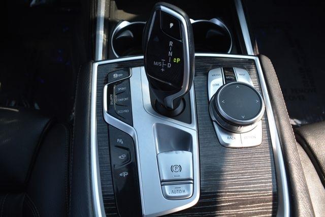 BMW 7 Series 740i Sedan 2022