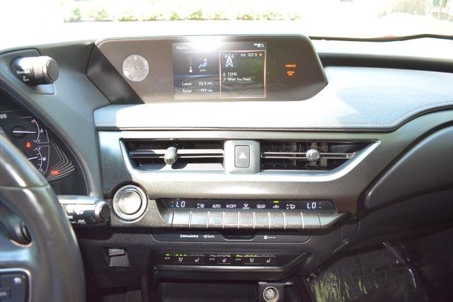 Lexus UX UX 200 FWD 2020