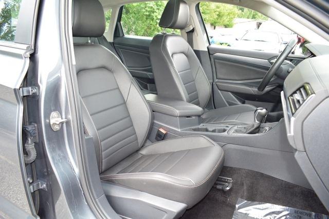 Volkswagen Jetta SE Auto 2024