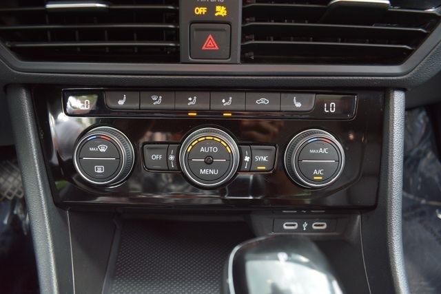 Volkswagen Jetta SE Auto 2024