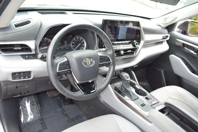 Toyota Highlander Platinum FWD (Natl) 2021