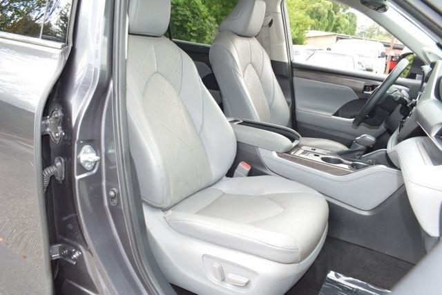 Toyota Highlander Platinum FWD (Natl) 2021