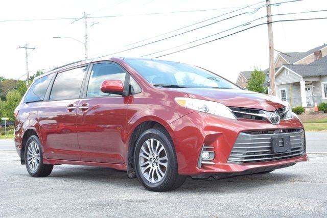 Toyota Sienna XLE Auto Access Seat FWD 7-Passenger (Natl) 2020