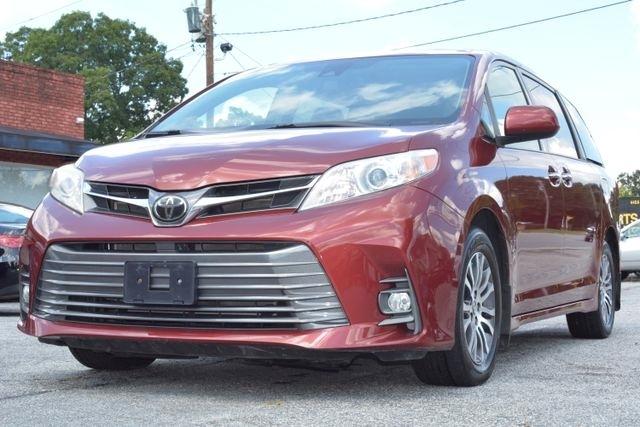 Toyota Sienna XLE Auto Access Seat FWD 7-Passenger (Natl) 2020