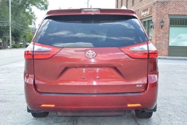 Toyota Sienna XLE Auto Access Seat FWD 7-Passenger (Natl) 2020