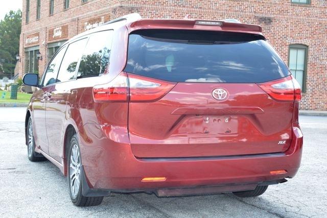 Toyota Sienna XLE Auto Access Seat FWD 7-Passenger (Natl) 2020