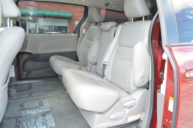 Toyota Sienna XLE Auto Access Seat FWD 7-Passenger (Natl) 2020