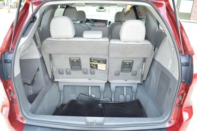 Toyota Sienna XLE Auto Access Seat FWD 7-Passenger (Natl) 2020