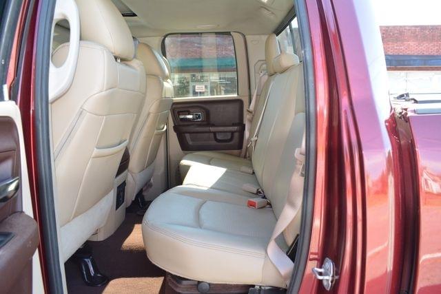 RAM 1500 2WD Quad Cab 140.5" Laramie 2016