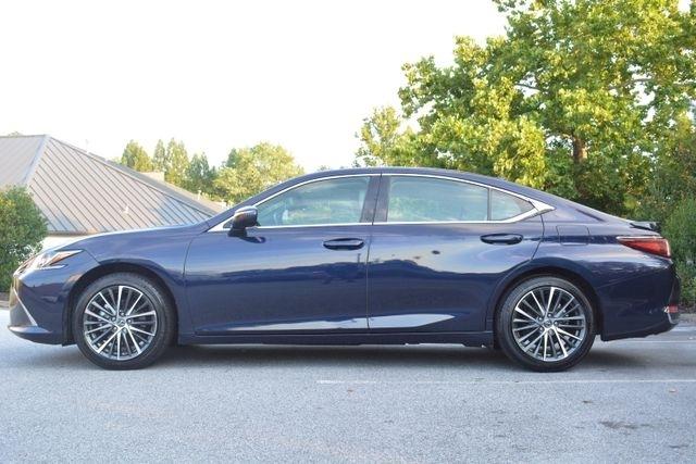 Lexus ES ES 300h FWD 2025