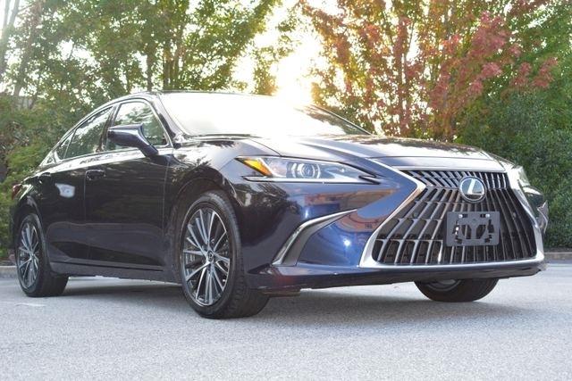 Lexus ES ES 300h FWD 2025