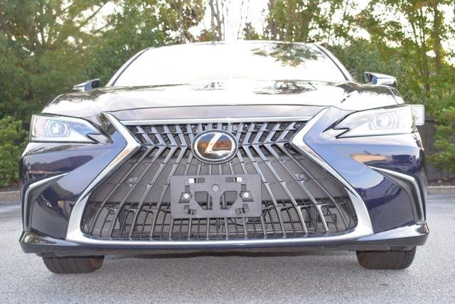 Lexus ES ES 300h FWD 2025