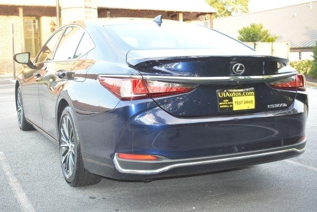 Lexus ES ES 300h FWD 2025