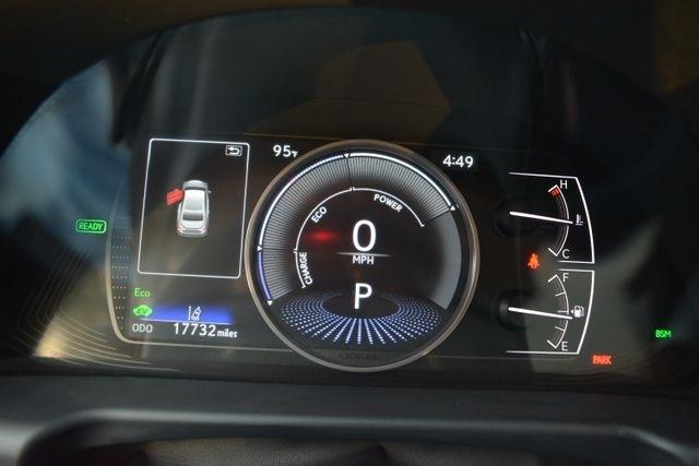 Lexus ES ES 300h FWD 2025