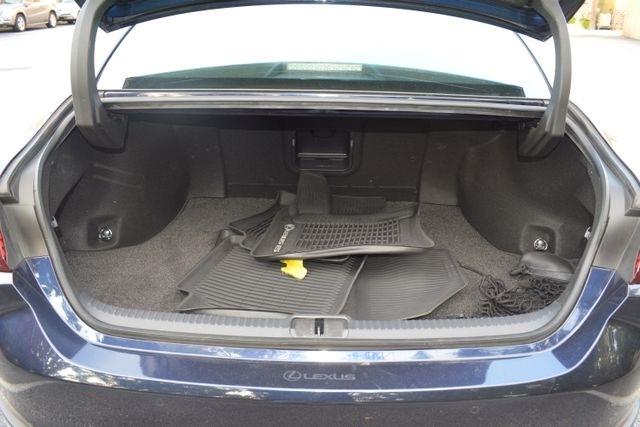 Lexus ES ES 300h FWD 2025