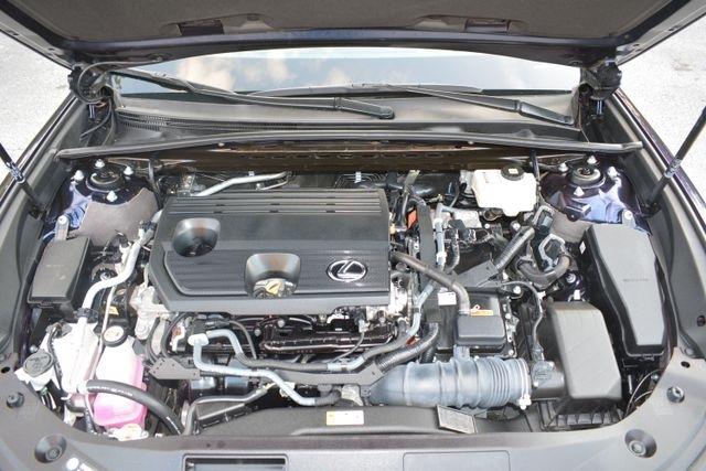 Lexus ES ES 300h FWD 2025