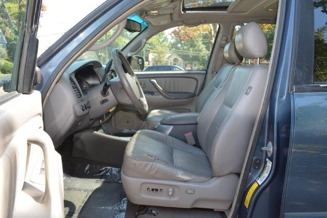 Toyota Sequoia 4dr Limited 4WD (Natl) 2005